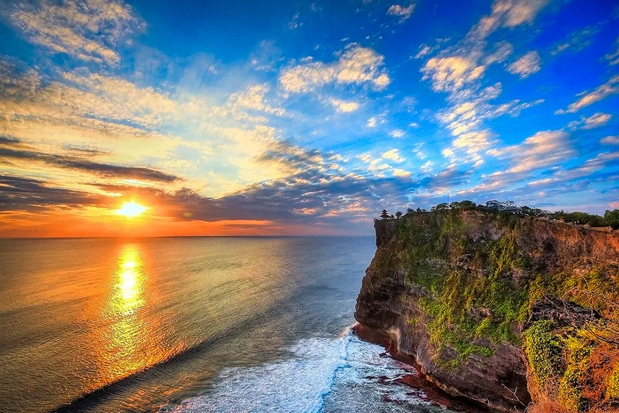 Romantic Uluwatu Sunset Tour with Spa and Jimbaran Seafood Dinner